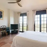 Villa Pantanal In Golf Costa Brava *